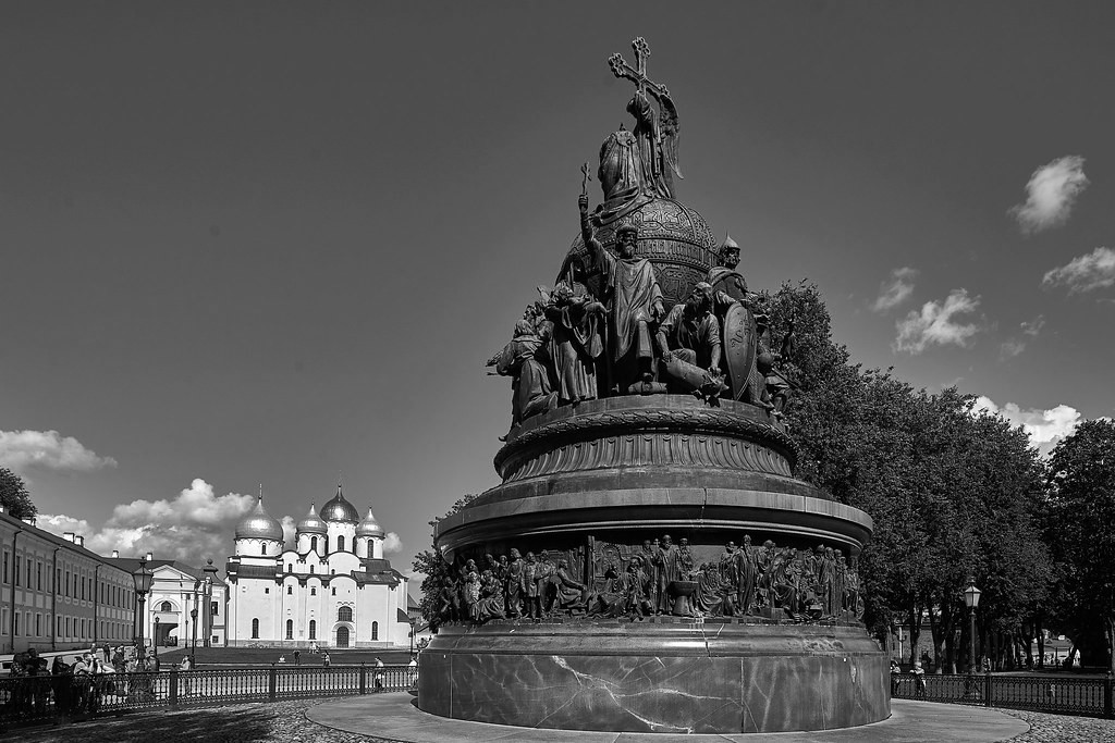 Ознакомьтесь с приведенным перечнем и изображениями памятников культуры ...